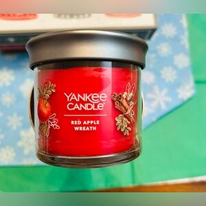 Yankee Candle Red Apple Wreath Jar